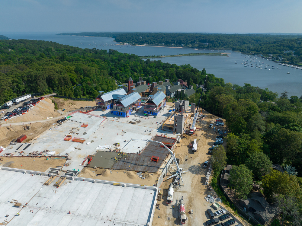 斯堪斯卡公司為紐約人工智能研究大樓進行木結(jié)構(gòu)封頂